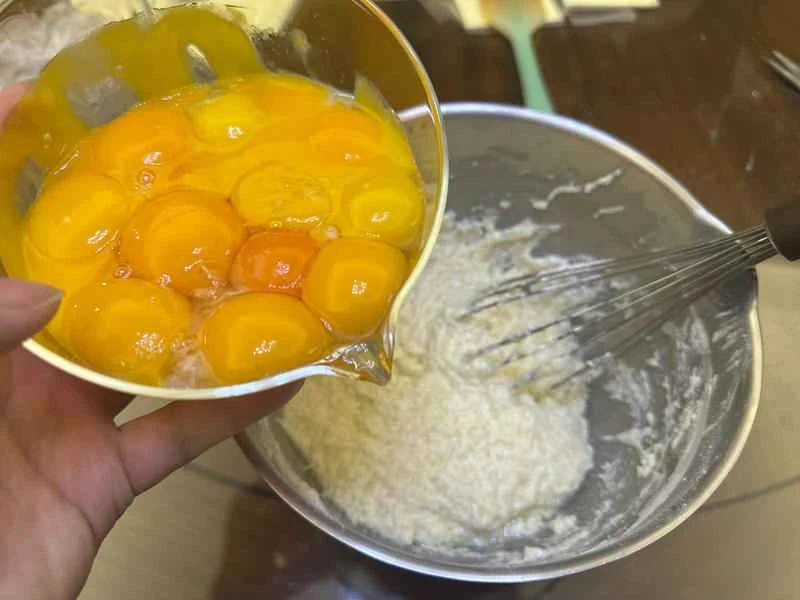 How to make pure milk hand-torn toast: Step 1