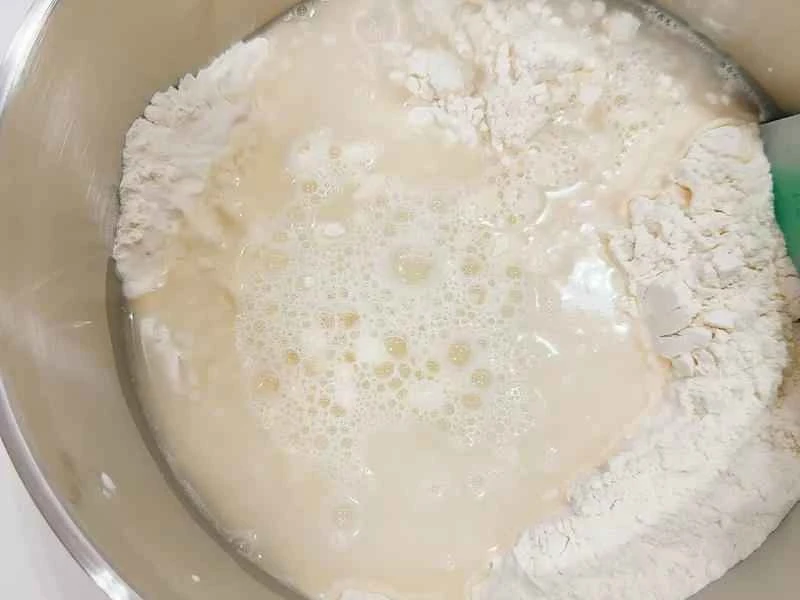 How to make pure milk hand-torn toast: Step 1