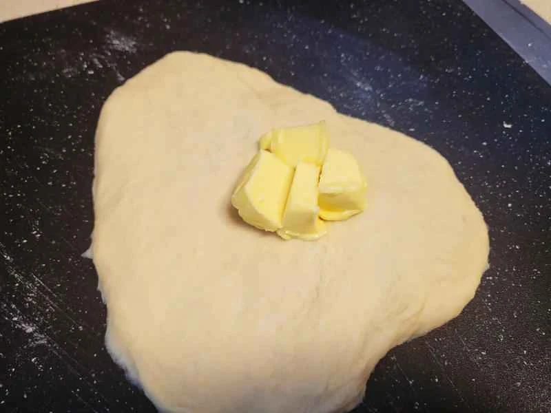 How to make pure milk hand-torn toast: Step 1