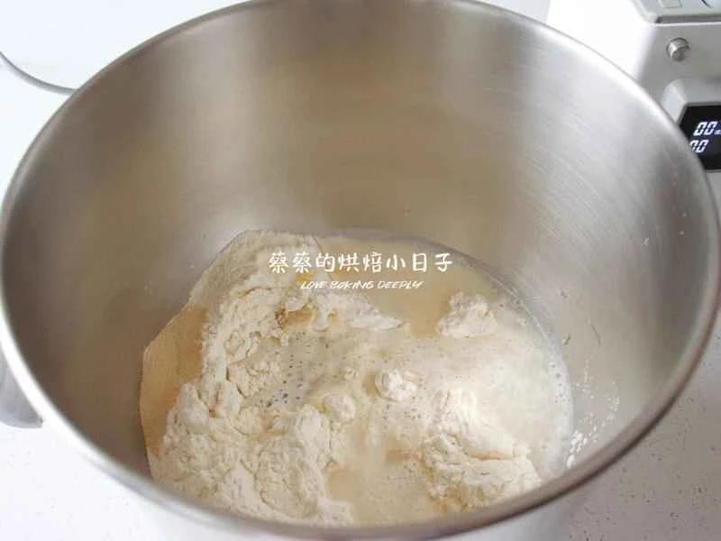 How to make pure milk hand-torn toast: Step 1