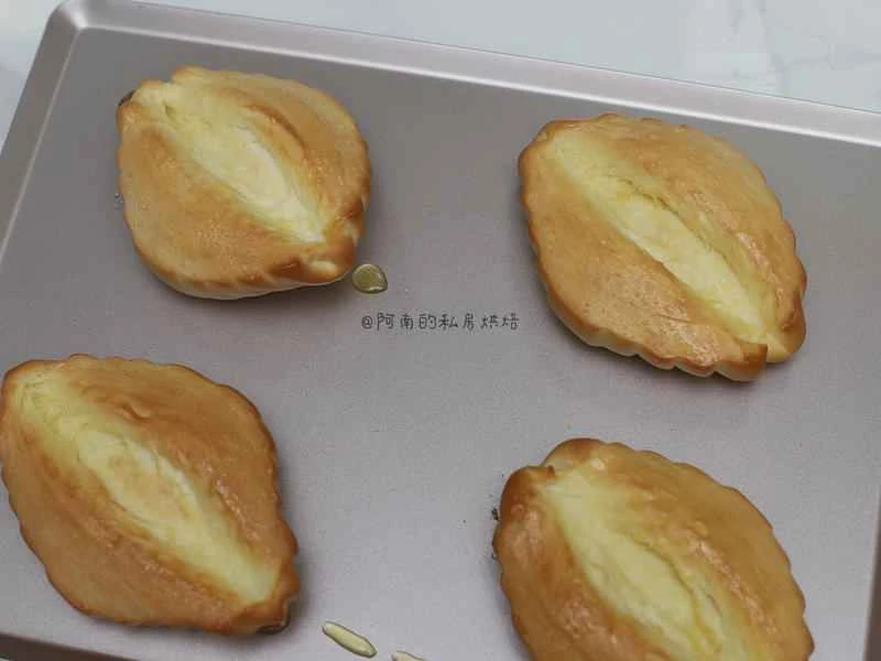 How to make pure milk hand-torn toast: Step 1