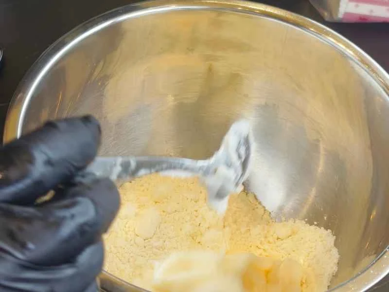 How to make pure milk hand-torn toast: Step 1