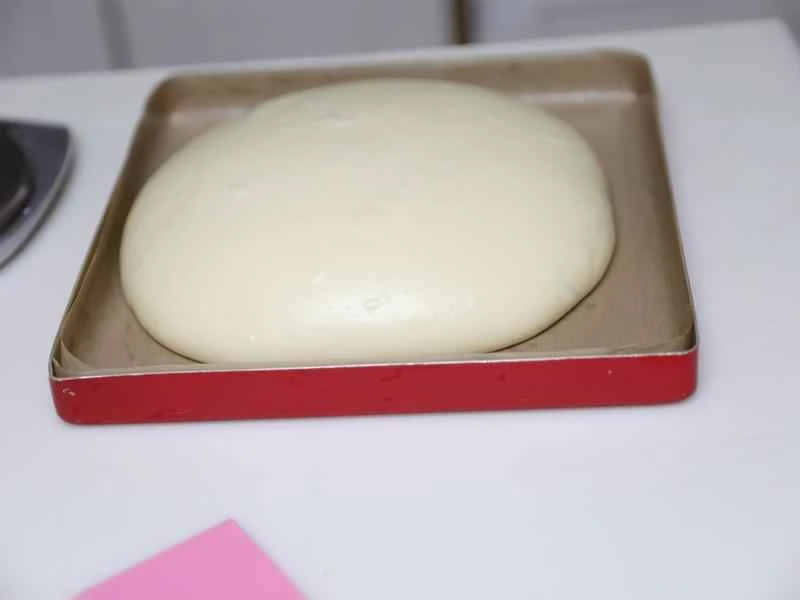 How to make pure milk hand-torn toast: Step 1