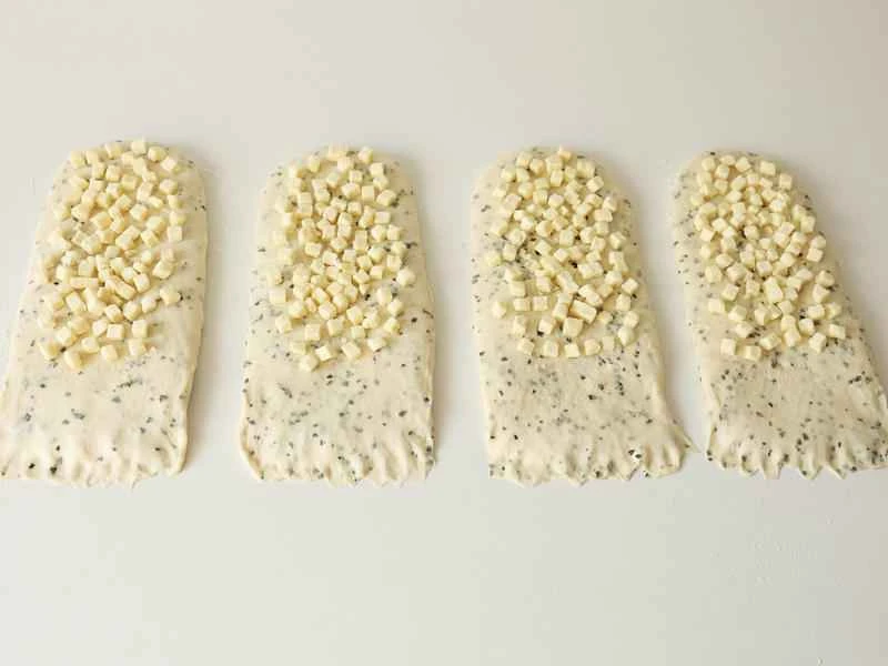 How to make pure milk hand-torn toast: Step 1