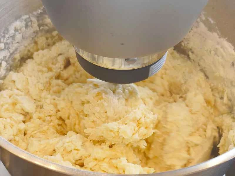 How to make pure milk hand-torn toast: Step 1