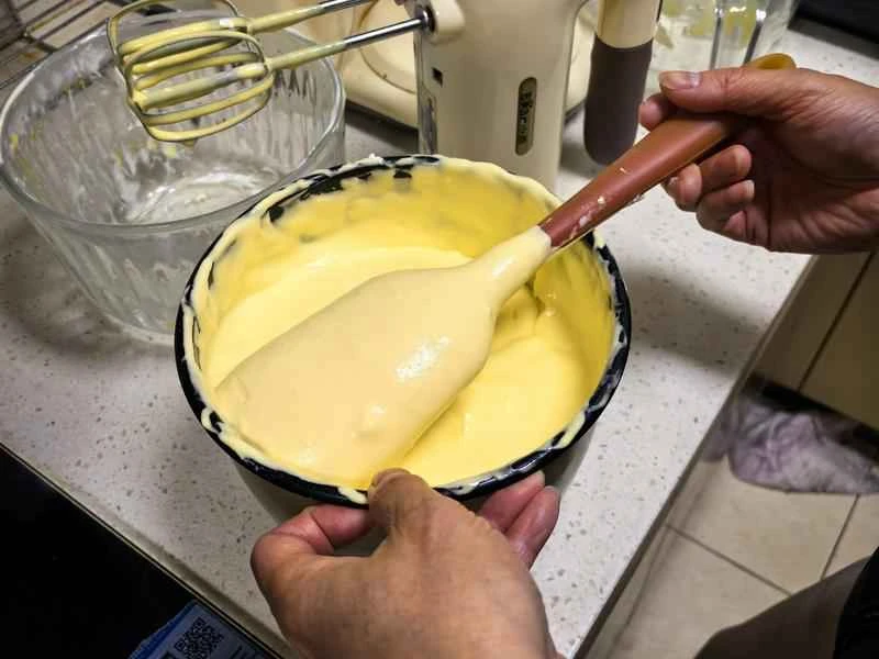 How to make pure milk hand-torn toast: Step 1