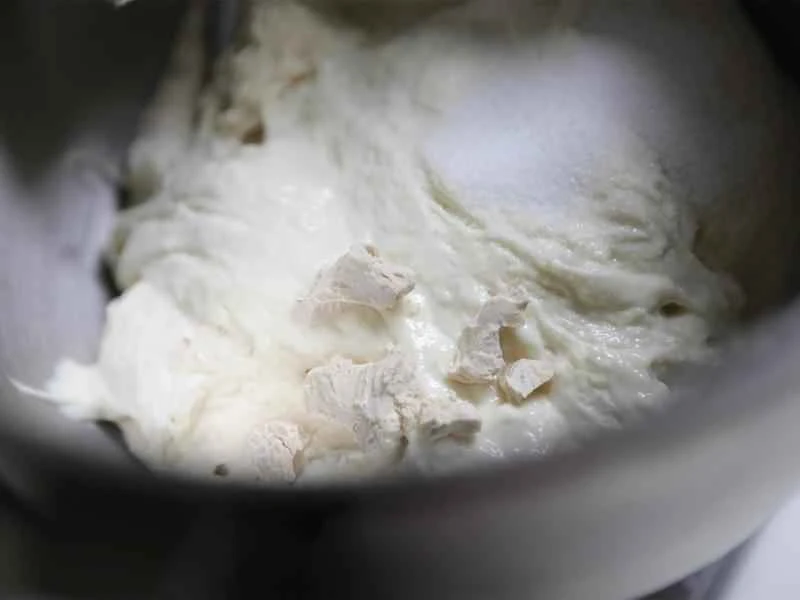 How to make pure milk hand-torn toast: Step 1