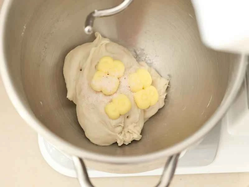 How to make pure milk hand-torn toast: Step 1