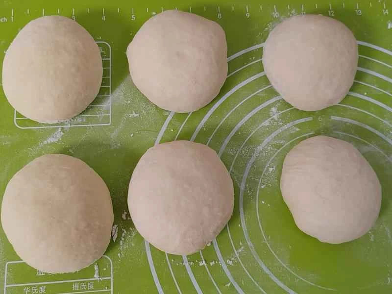 How to make pure milk hand-torn toast: Step 1