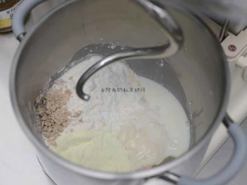 How to make pure milk hand-torn toast: Step 1