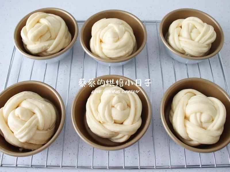 How to make pure milk hand-torn toast: Step 1