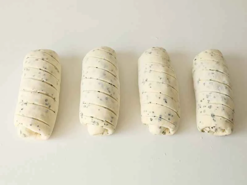 How to make pure milk hand-torn toast: Step 1