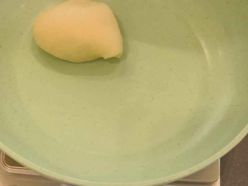 How to make pure milk hand-torn toast: Step 1