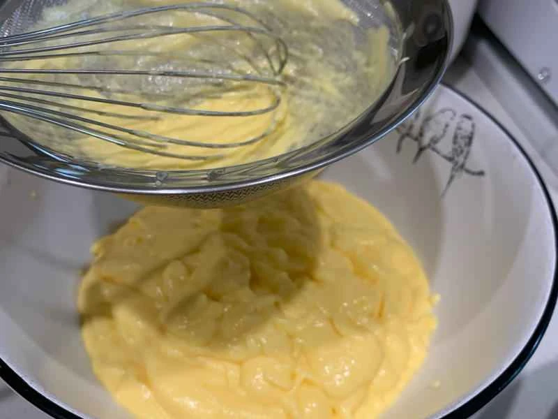 How to make pure milk hand-torn toast: Step 1