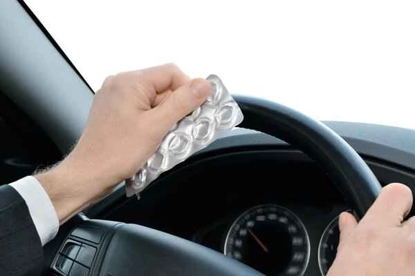 How long does it take for heparin sodium to take effect in scar treatment?