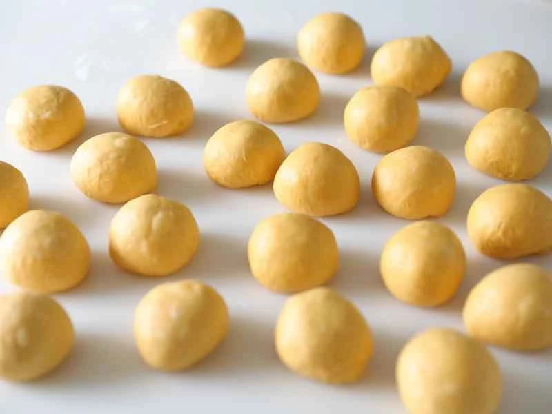 How to make pure milk hand-torn toast: Step 1