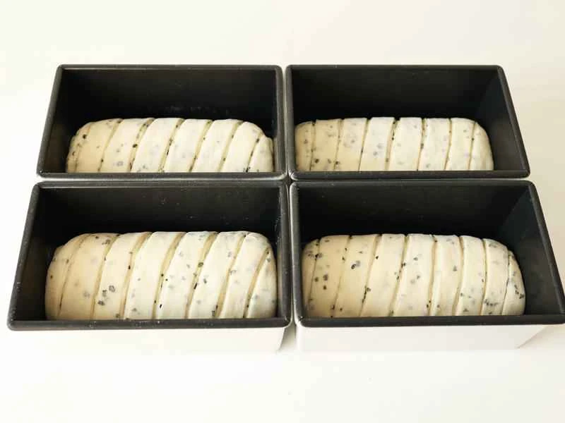 How to make pure milk hand-torn toast: Step 1