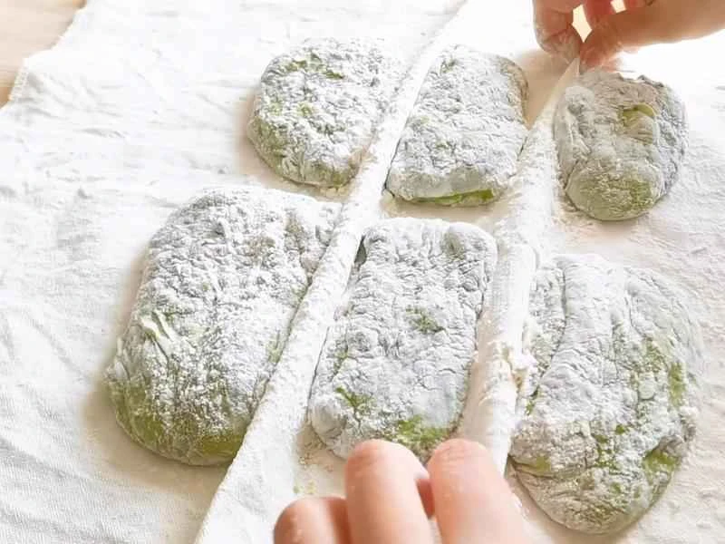 How to make pure milk hand-torn toast: Step 1