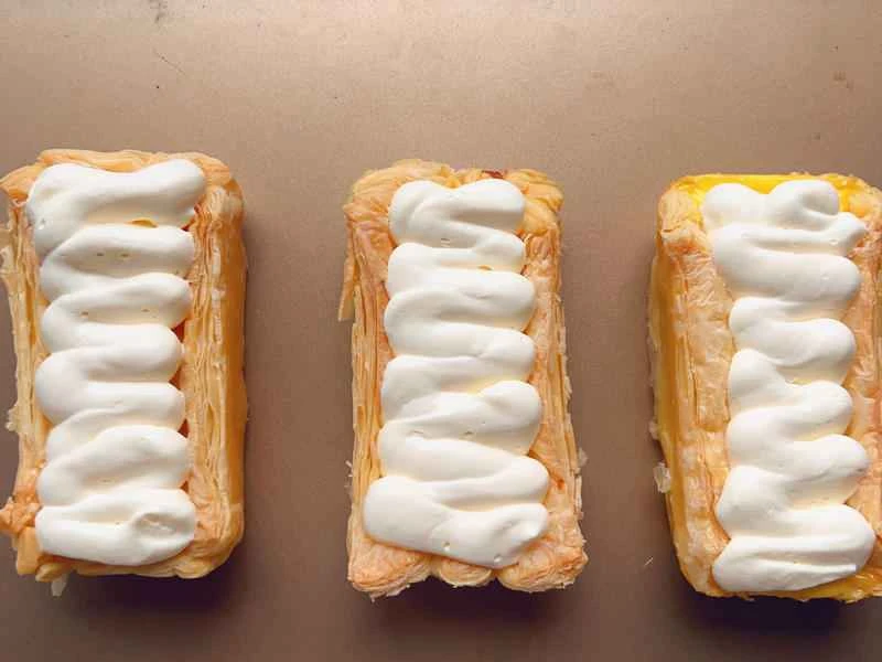 How to make pure milk hand-torn toast: Step 1