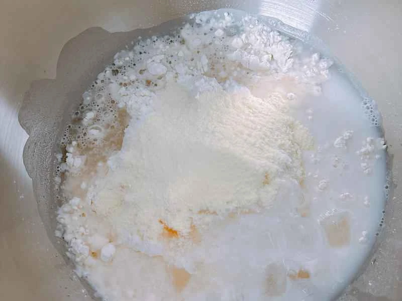 How to make pure milk hand-torn toast: Step 1