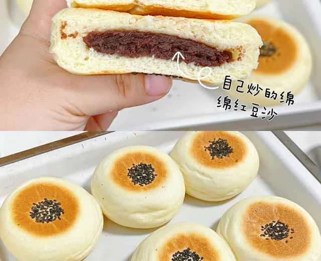 A super easy and delicious recipe for incredibly soft and creamy Japanese red bean buns.
