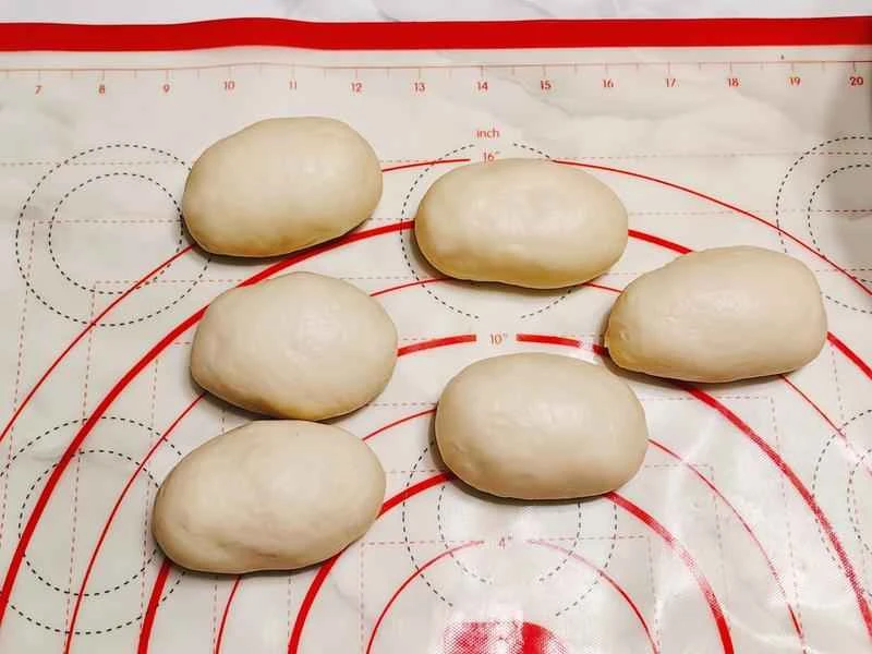 How to make pure milk hand-torn toast: Step 1