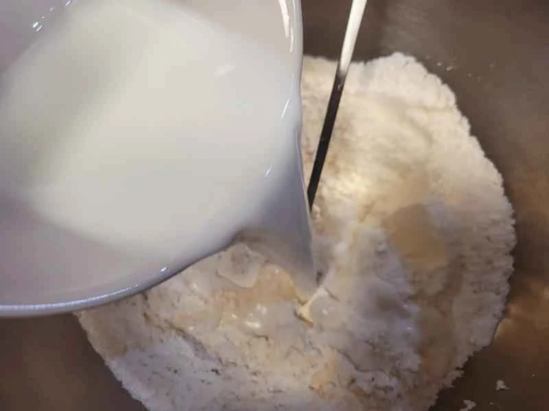 How to make pure milk hand-torn toast: Step 1