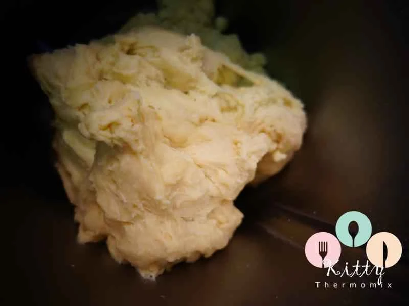 How to make pure milk hand-torn toast: Step 1