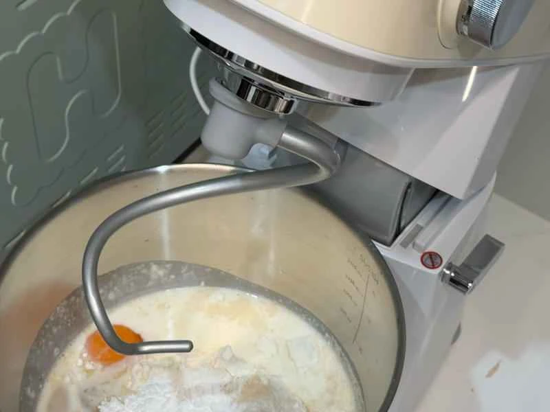 How to make pure milk hand-torn toast: Step 1