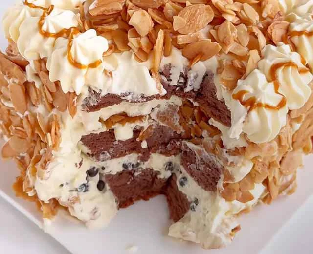 Baking | Recipe for Caramel Almond Salted Cream Cake