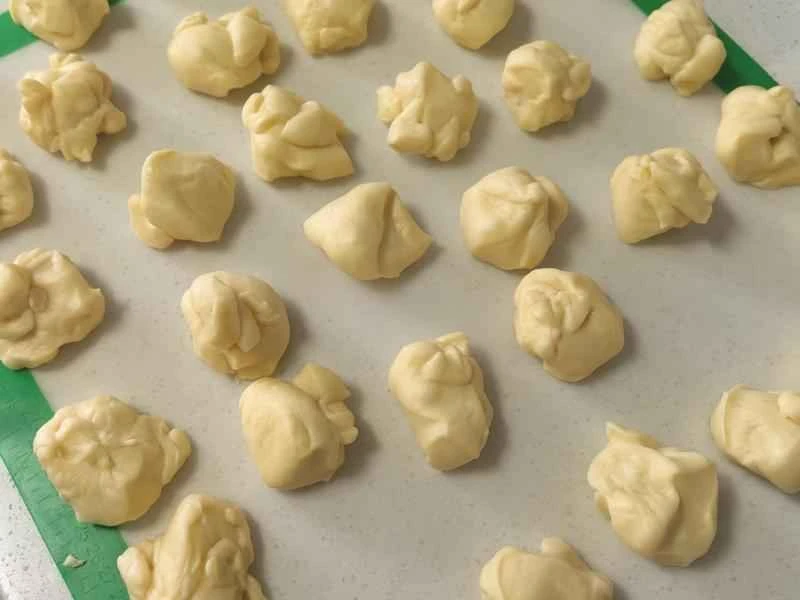 How to make pure milk hand-torn toast: Step 1