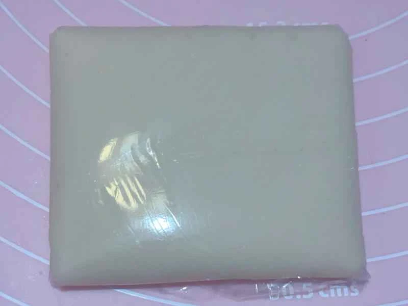 How to make pure milk hand-torn toast: Step 1