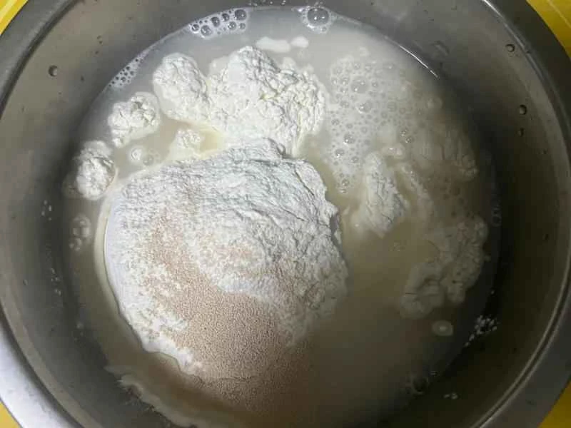 How to make pure milk hand-torn toast: Step 1