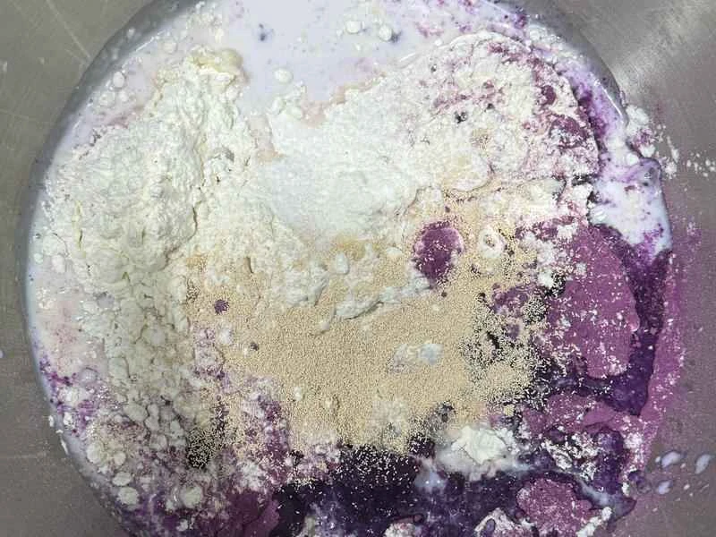 How to make pure milk hand-torn toast: Step 1