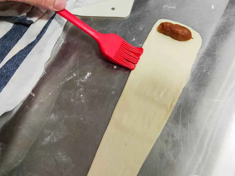 How to make pure milk hand-torn toast: Step 1