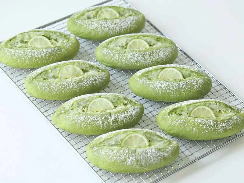 How to make pure milk hand-torn toast: Step 1