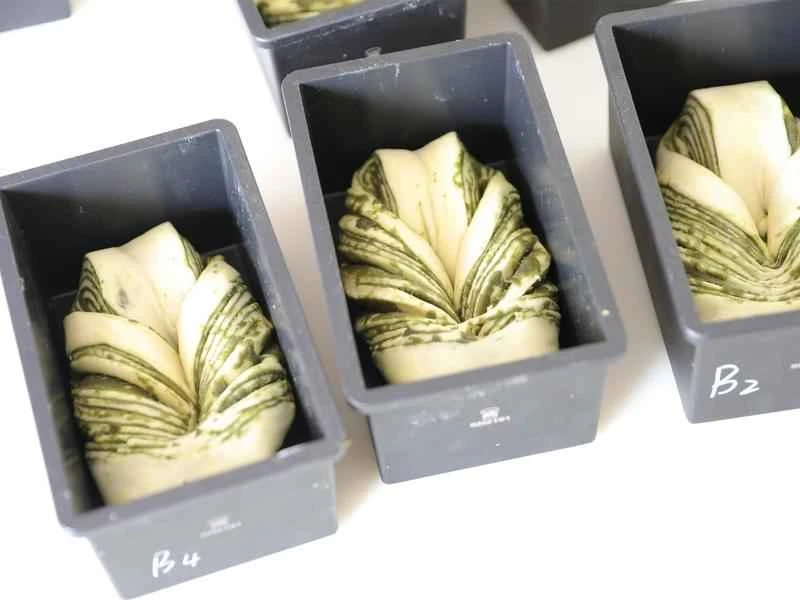 How to make pure milk hand-torn toast: Step 1