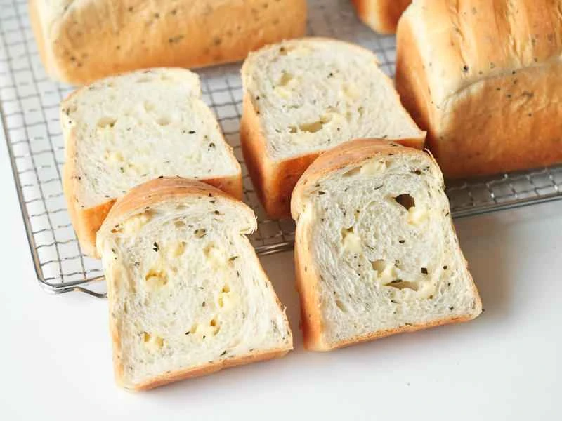 How to make pure milk hand-torn toast: Step 1