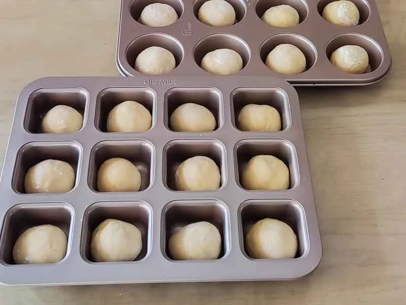 How to make pure milk hand-torn toast: Step 1