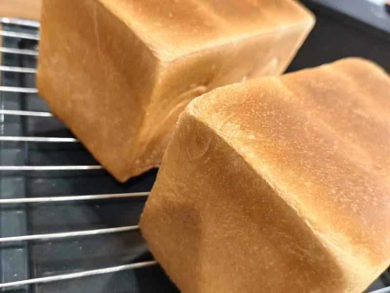 How to make pure milk hand-torn toast: Step 1