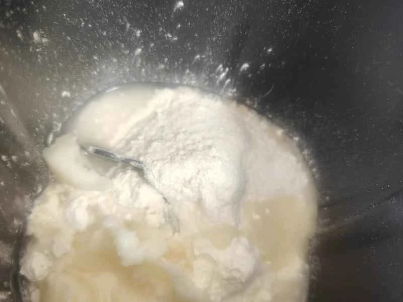 How to make pure milk hand-torn toast: Step 1