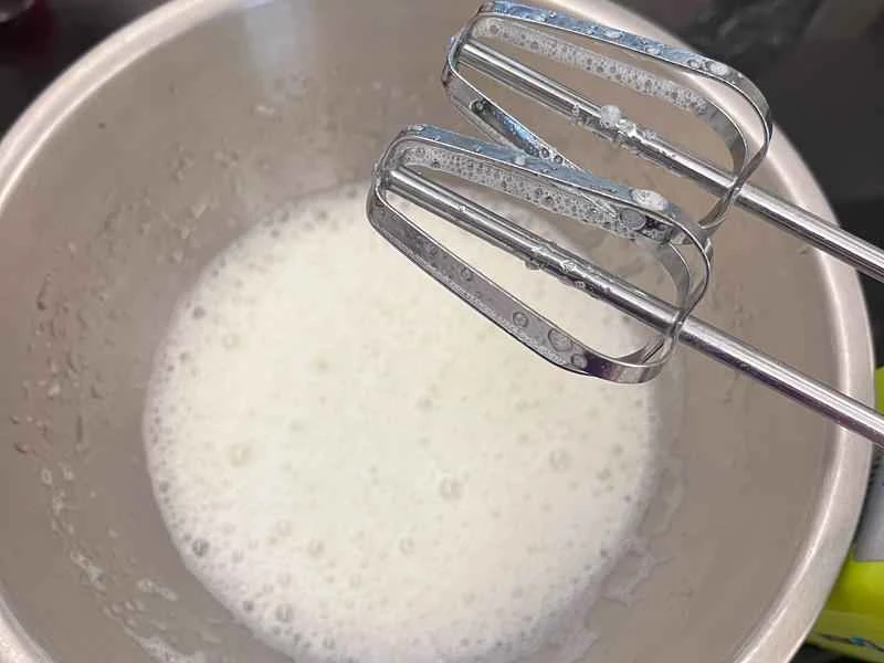 How to make pure milk hand-torn toast: Step 1