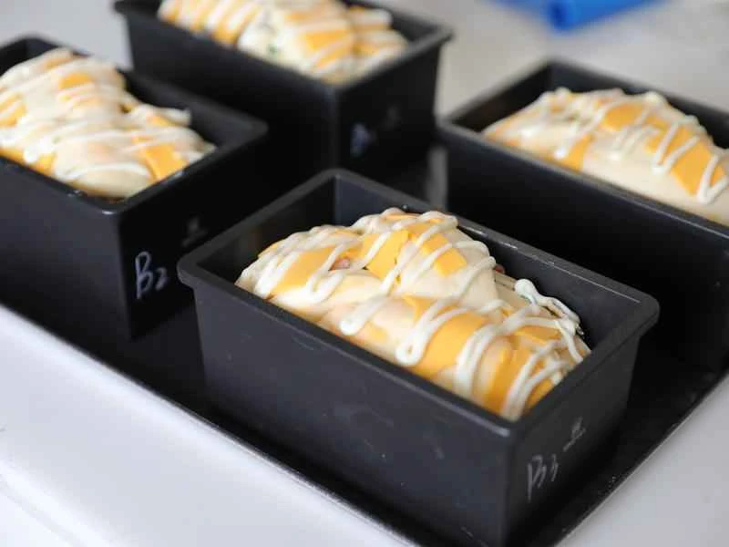 How to make pure milk hand-torn toast: Step 1