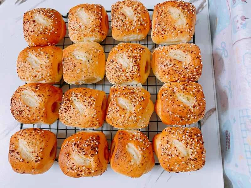 How to make pure milk hand-torn toast: Step 1