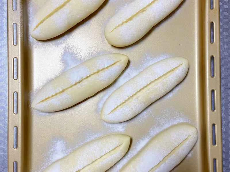 How to make pure milk hand-torn toast: Step 1