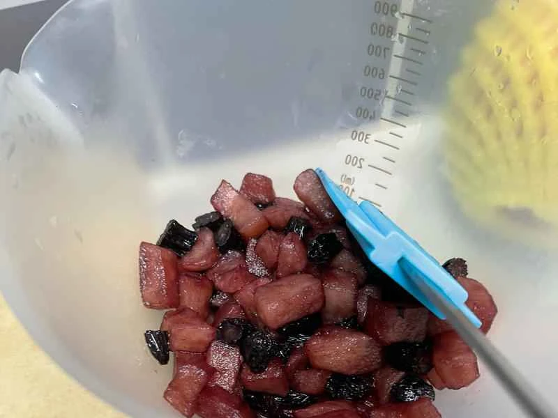 How to make pure milk hand-torn toast: Step 1