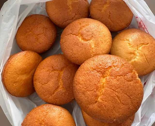 Old-fashioned sponge cake, the taste of childhood. (Recipe)