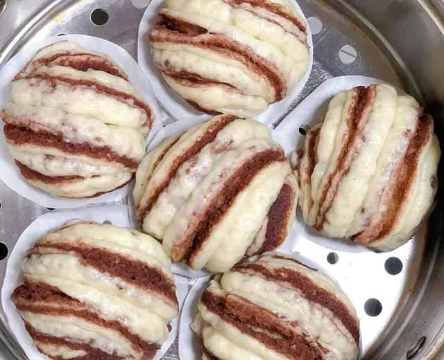 These red bean paste flower rolls are incredibly delicious—sweet, fluffy, and easy to make! Only one fermentation is needed, and all you need is a steamer. They're far superior to oven-baked cakes and breads!