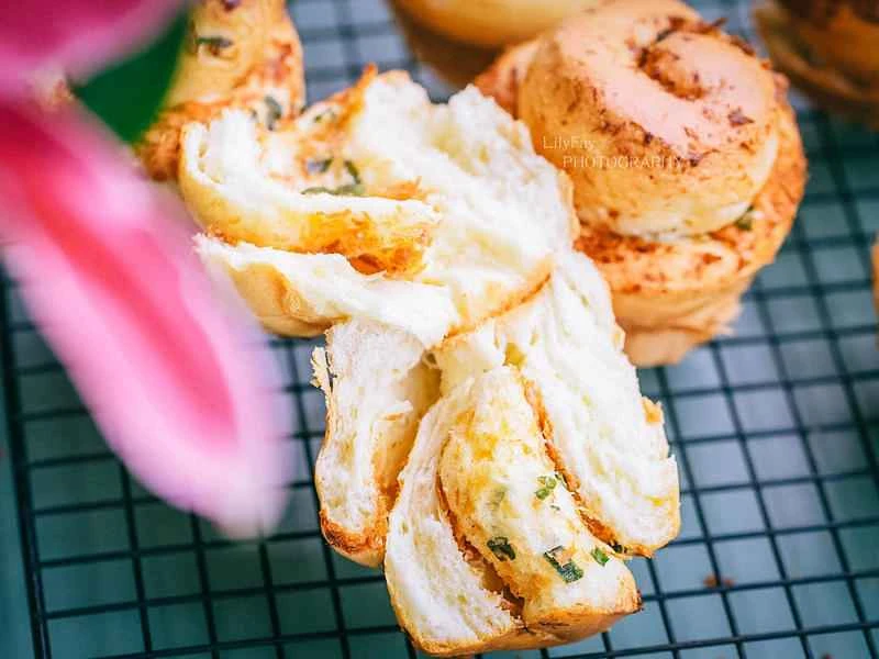 How to make pure milk hand-torn toast: Step 1