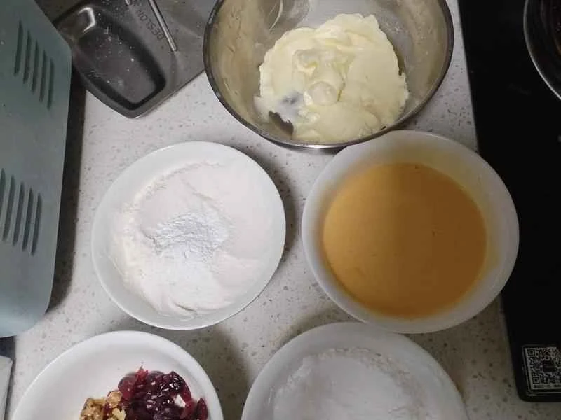 How to make pure milk hand-torn toast: Step 1